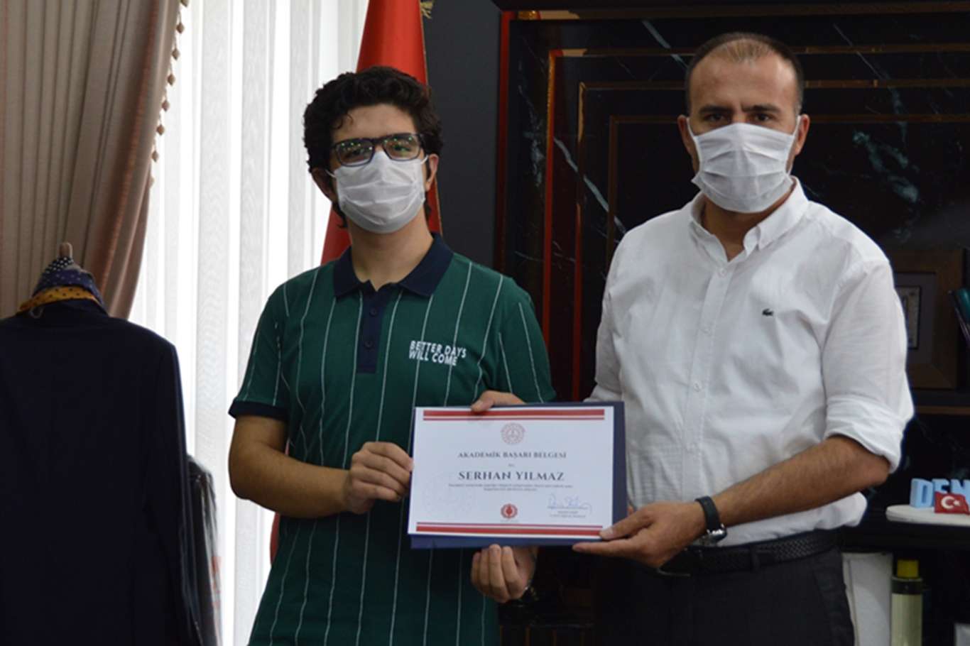 Siirtli öğrenci "kriz zamanında genç inovasyon ödülü"ne layık görüldü Siirtli öğrenci "kriz zamanında genç inovasyon ödülü"ne layık görüldü